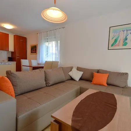 Apartment One-bedroom In Pula/istrien 17442 Vintijan