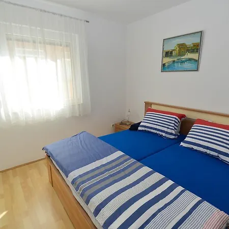 Apartment One-bedroom In Pula/istrien 17442 Vintijan